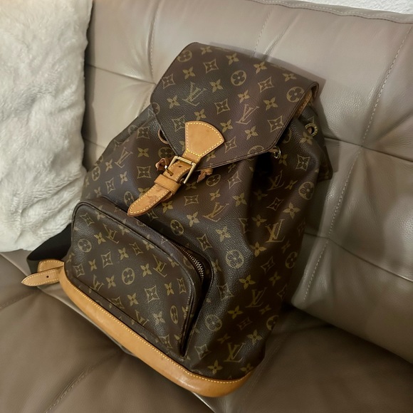 Authentic Vintage Louis Vuitton GM Montsouris GM - Picture 6 of 8